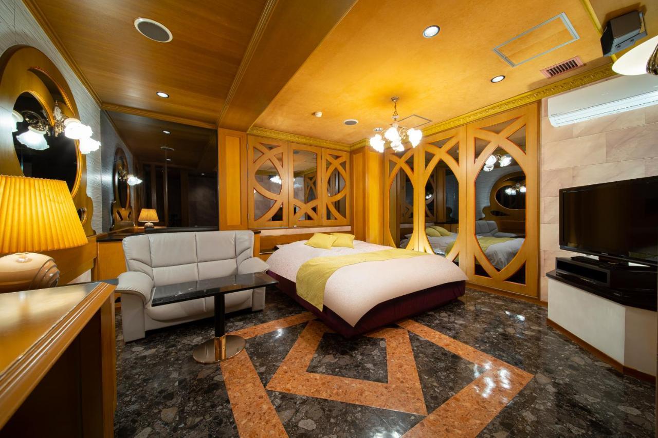 Royal Hotel Uohachi Bettei Огаки Экстерьер фото